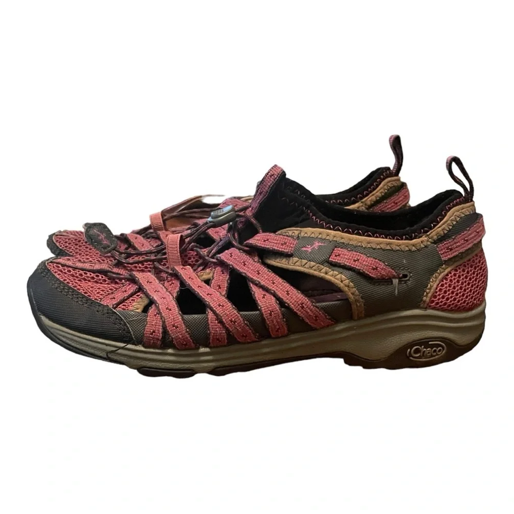 Chaco Outcross Closed Toe Water Proof Hiking Shoe Size 9.5